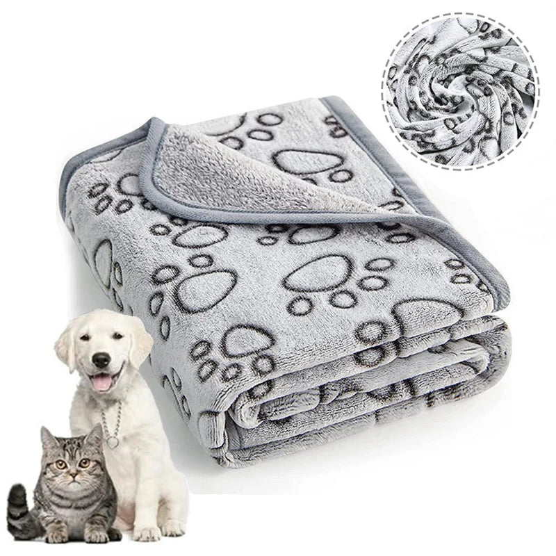 High-quality soft and fluffy pet blanket, cute cartoon pattern, warm and comfortable for dogs or cats.